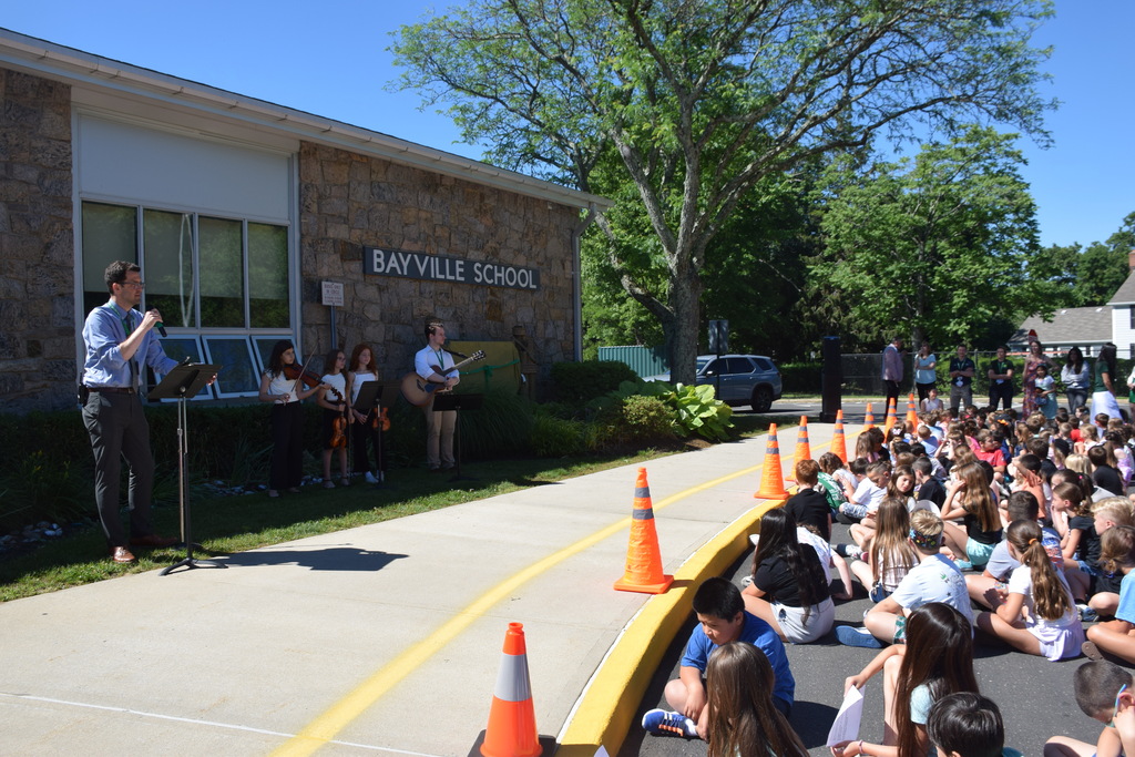 Bayville Primary School students listened on as Principal Cohen and members of the Fetzer family thanked them for their help in creating the new mural.