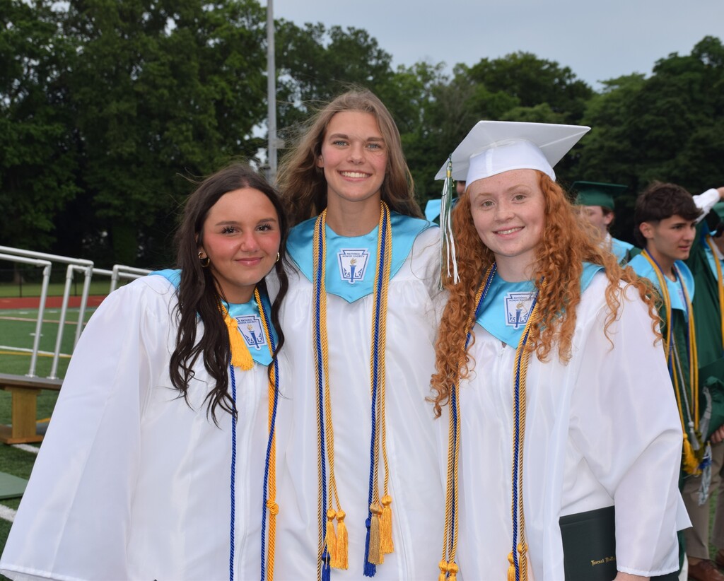 Isabella Iona, Gwen Velsor and Kaitlyn O'Brien after the graduation.