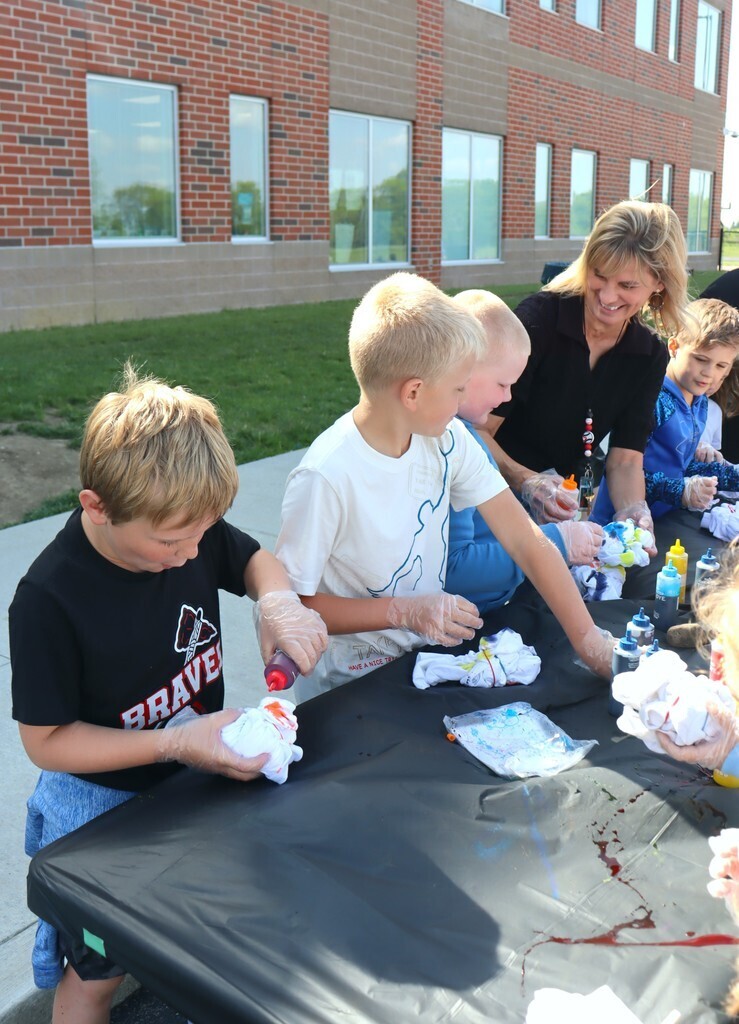Students Tie-Dying T-shirts 