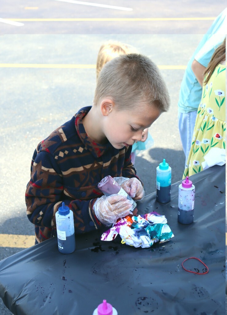 Students Tie-Dying T-shirts 