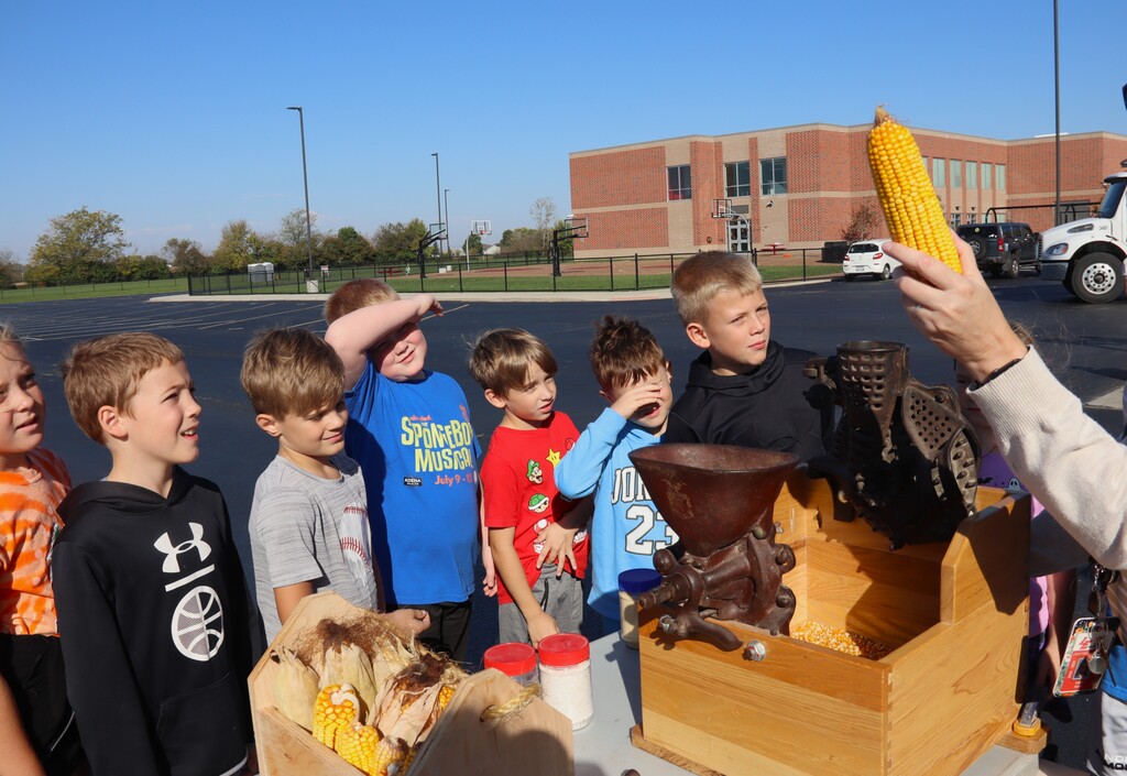 Apple Cider Making Elementary Students