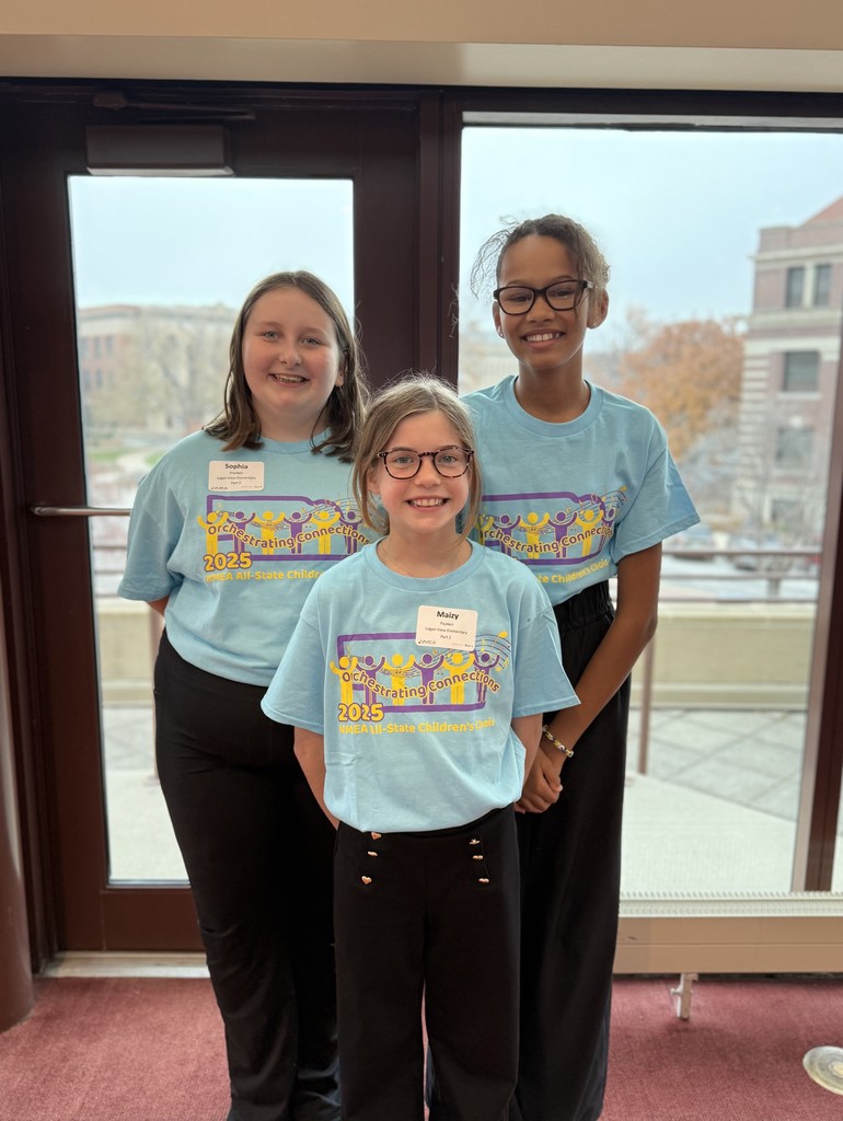 Elementary Choir students.