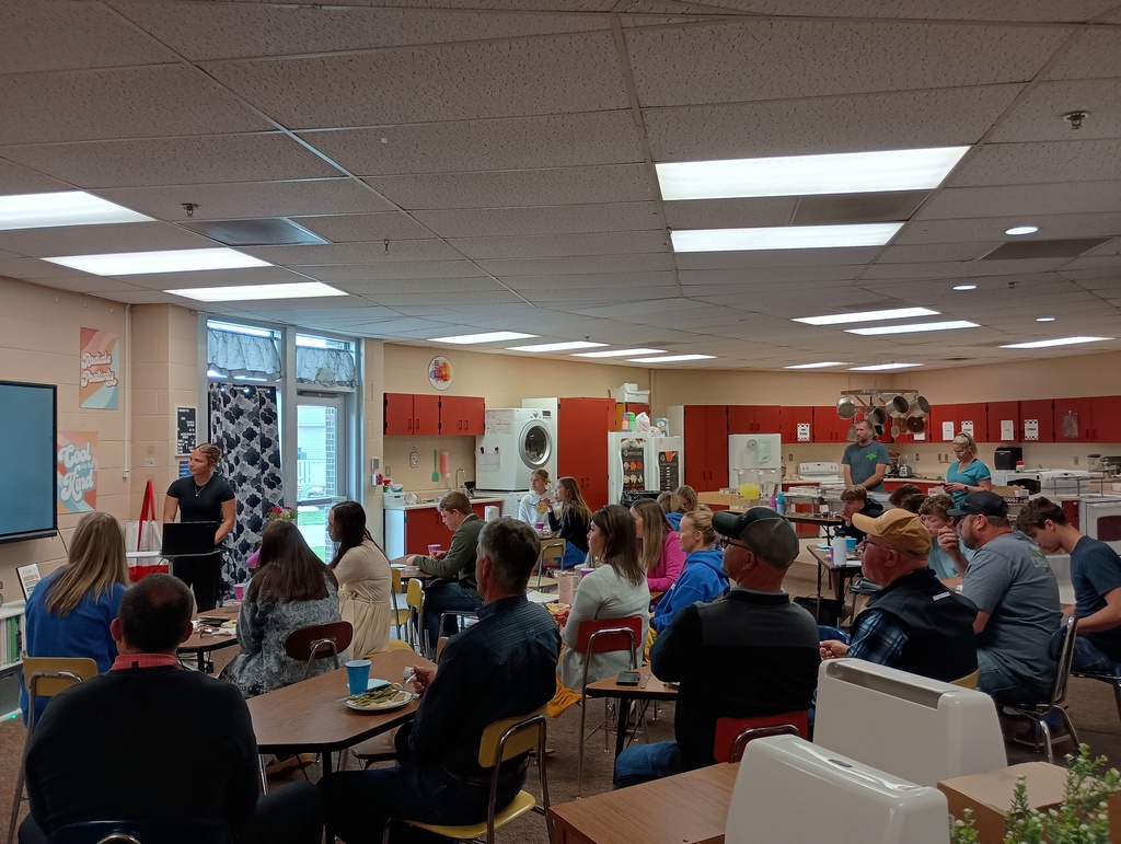 Work Based Learning presentation by Avah Ruwe with many mentors and employers in the audience