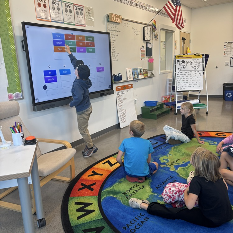 Our 2nd grade readers are working on sorting words by short vowel sounds! 