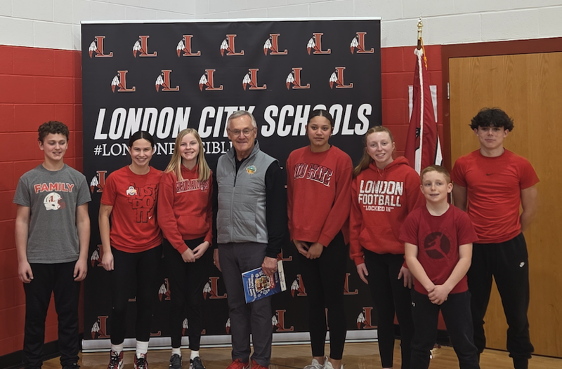 Students with Lt. Governor Jim Tressel 