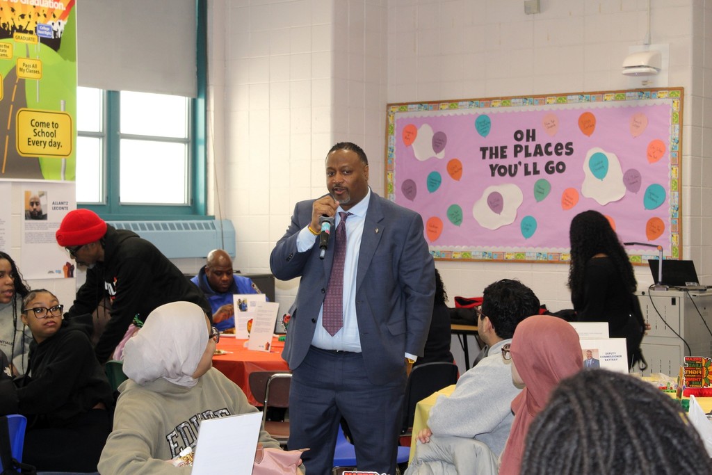 Students connected with inspiring professionals over great food during an engaging Black History Month Chat and Chew hosted by Zone 126.