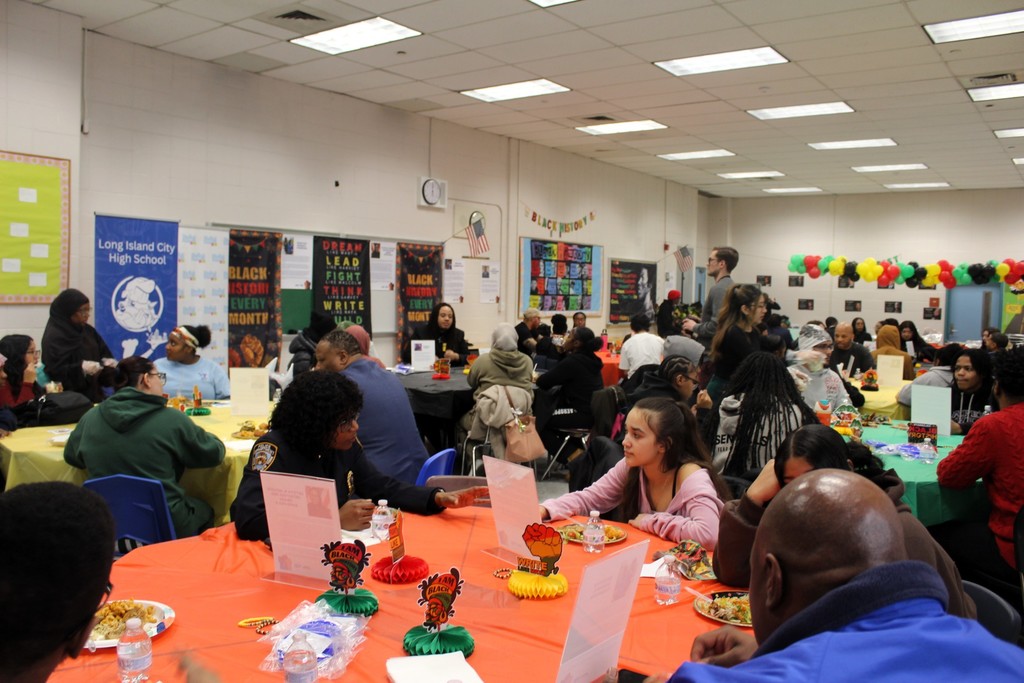Students connected with inspiring professionals over great food during an engaging Black History Month Chat and Chew hosted by Zone 126.