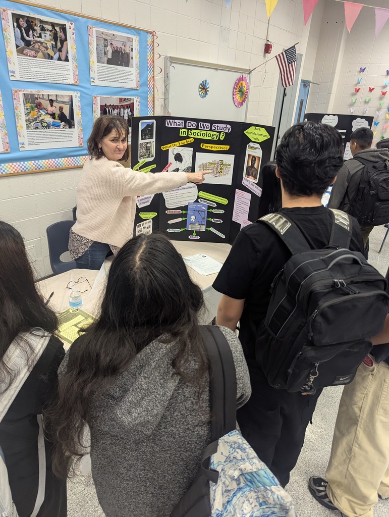 College Now Instructors and current students talk to interested students regarding College Now Course Offerings at LICHS!