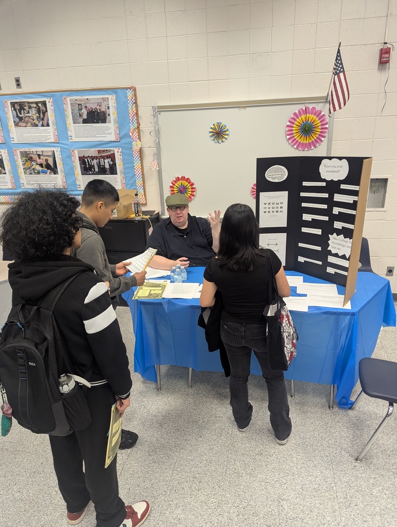 College Now Instructors and current students talk to interested students regarding College Now Course Offerings at LICHS!
