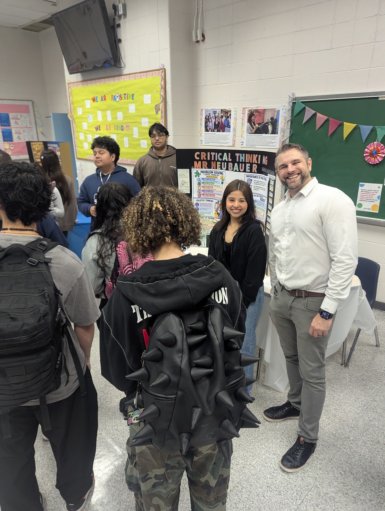 College Now Instructors and current students talk to interested students regarding College Now Course Offerings at LICHS!