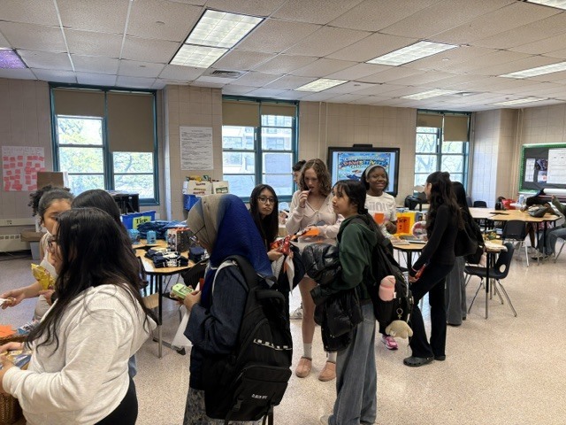Students earn Bulldog Bucks for doing the right thing. Collect more Bulldog Bucks to get to a higher tier. Choose a reward each Marking Period from the Tier Prizes.