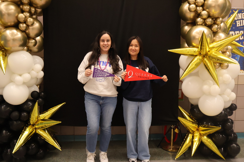 College Advisors, Ms. Christodoulou and Ms. Jeoung 