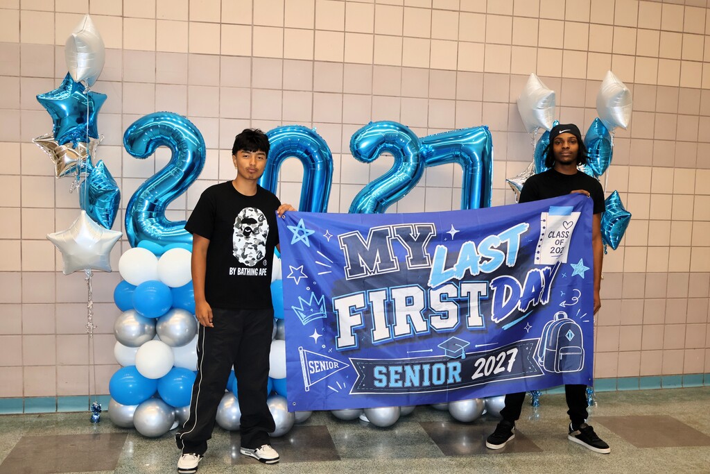 Seniors celebrate their last, first day of High School!