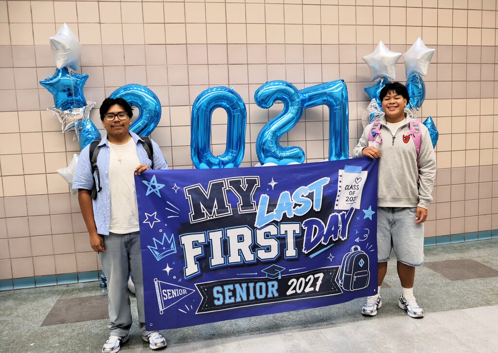 Seniors celebrate their last, first day of High School!