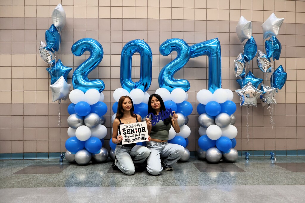 Seniors celebrate their last, first day of High School!