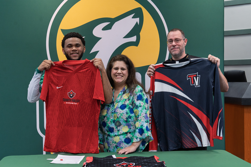 Student signing for TVCC