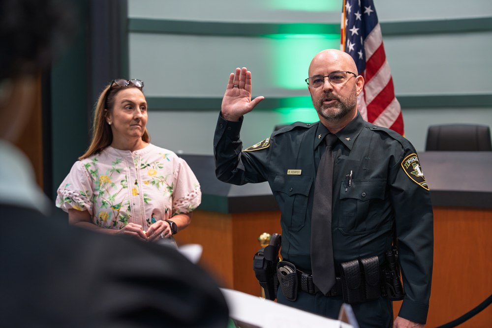 Kemper taking oath