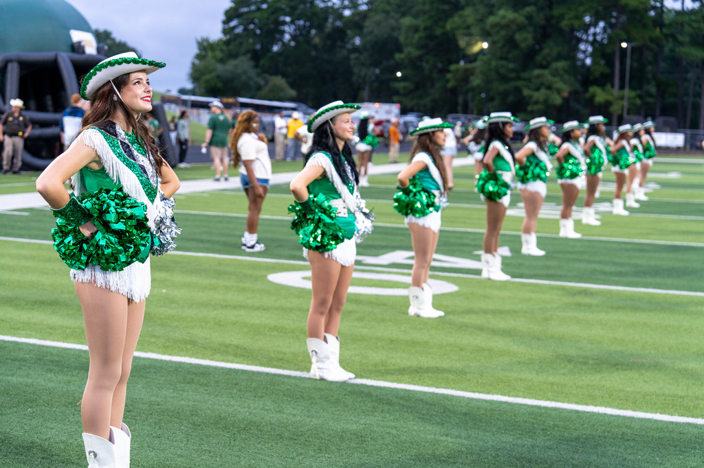 Longview Viewettes on the line before kickoff.