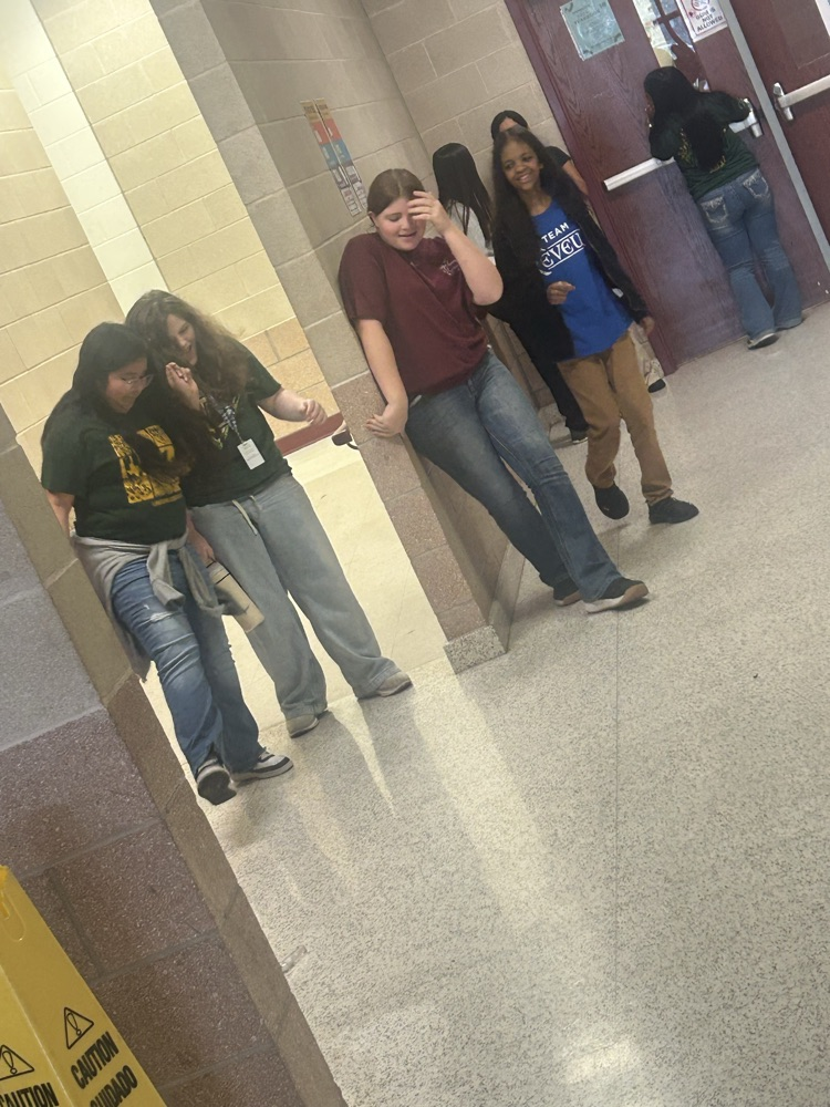 wall dancing 