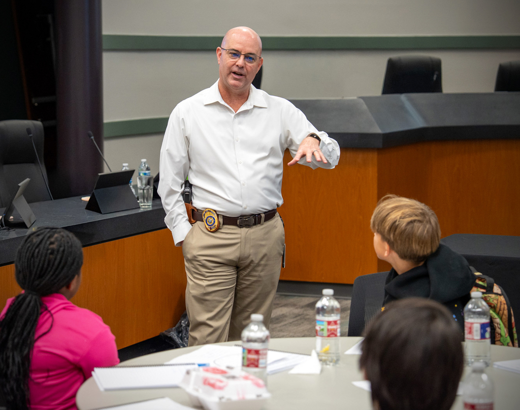 kemper speaking to students