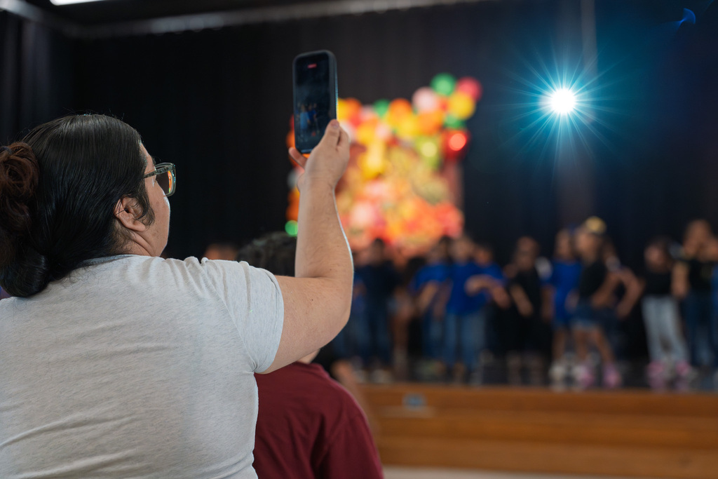 parent videoing