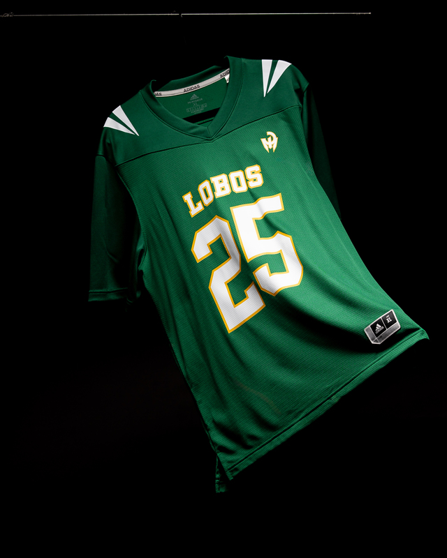 Lobos Mahomes jersey