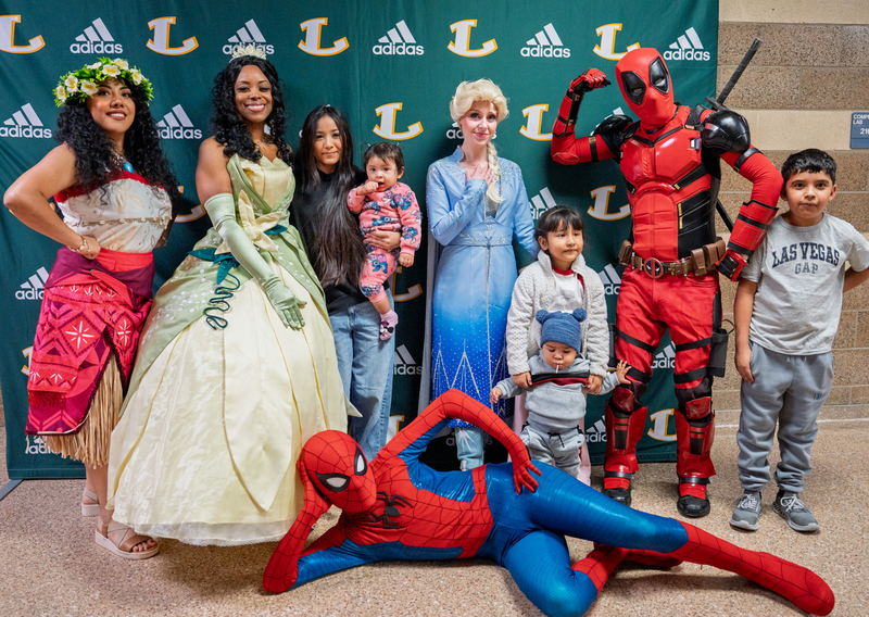 kids with princesses