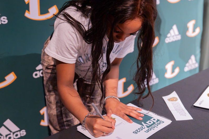 signing