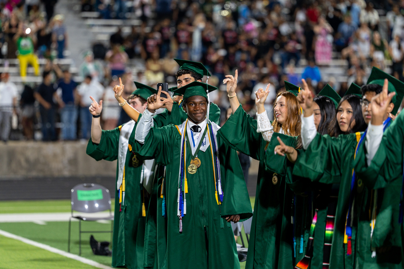 Longview High School celebrates 541 graduates in packed Lobo