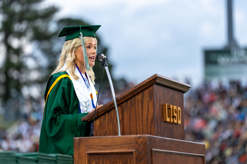 Longview High School celebrates 541 graduates in packed Lobo