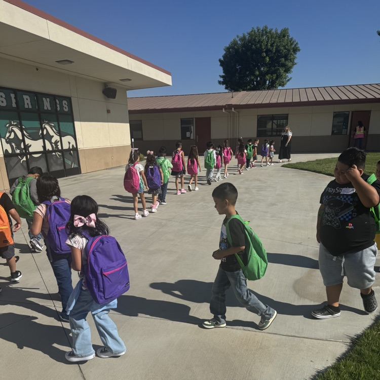Welcome back photos, LBUSD