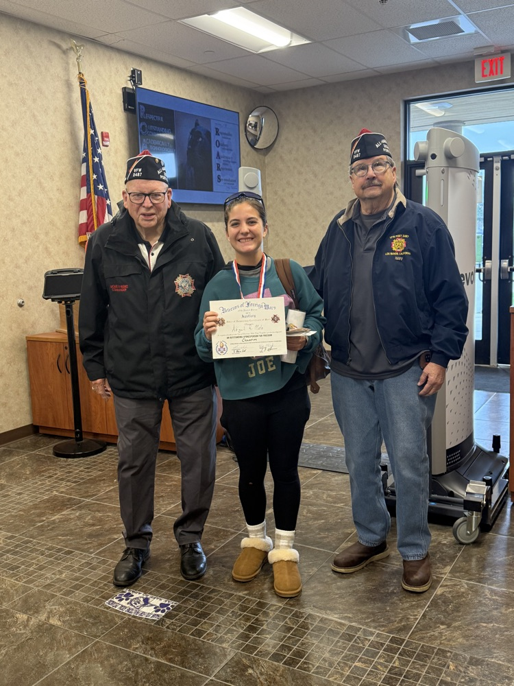 Yesterday, Pacheco High Student Abigail Melo was presented the Voice of Democracy scholarship award by two local veterans.🇺🇸  Congratulations on this well deserved award Abigail, we’re so proud of you! #LosBanosUSD #StudentSuccess