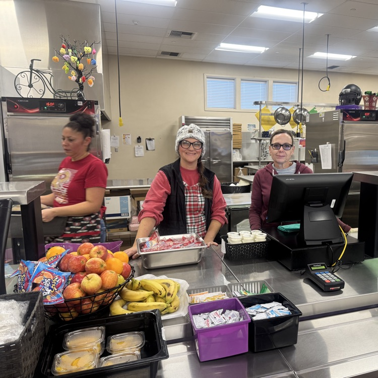 💛 Big thanks to our amazing school nutrition team who fuel our students every day! 🍎