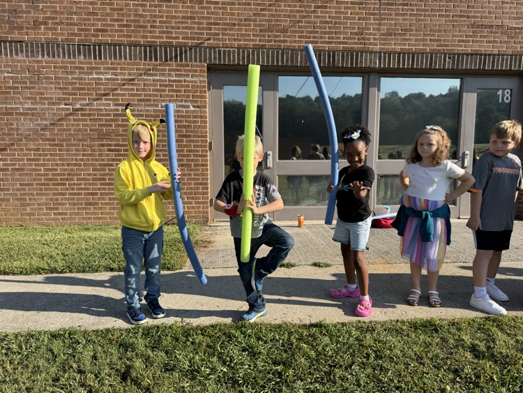 javelin throw (pool noodles)