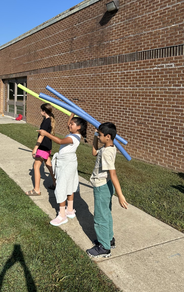 javelin throw (pool noodles)