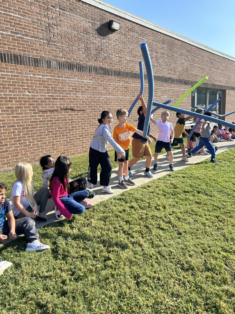 javelin throw (pool noodles)