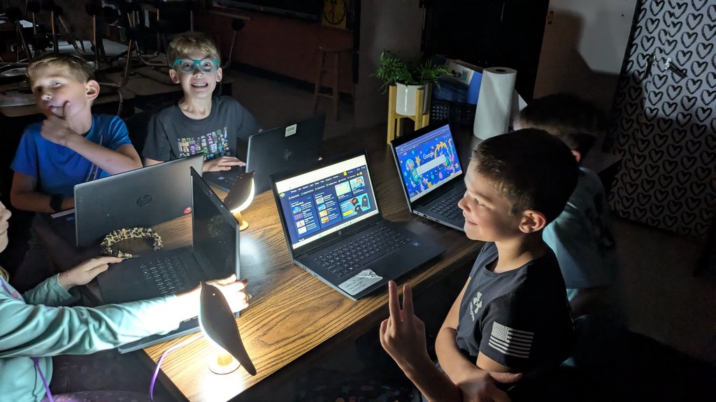 PXL_20251120_211601862