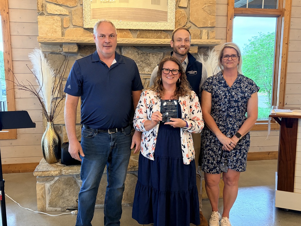Audra Bettis recognized as elementary special education teacher of the year
