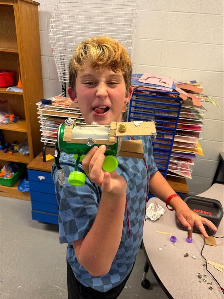 alligator junk bot