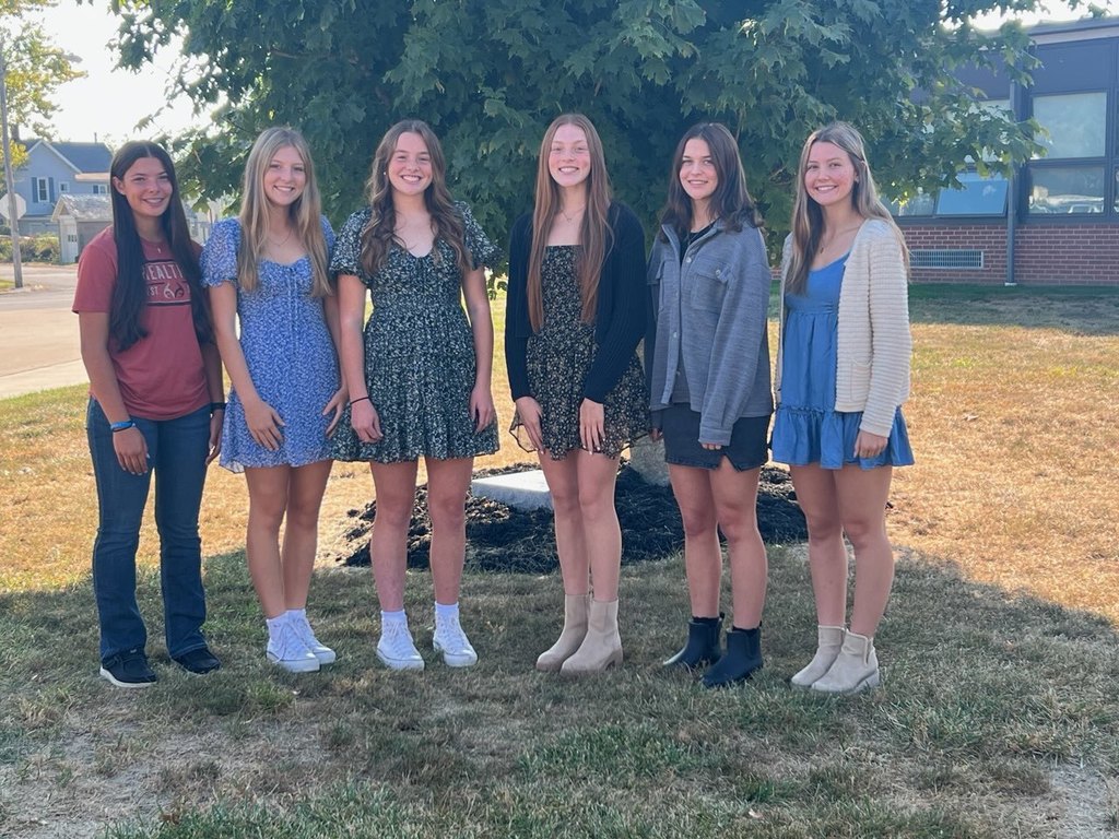 Freshman Katelyn Endslow, Sophomore Phoebe FitzSimmons, Junior Queen Candidates Rebekah Carroll & Mya Vermilya, Senior Aubrey Strouse, and Retiring Queen Senior Addi Wolford.
