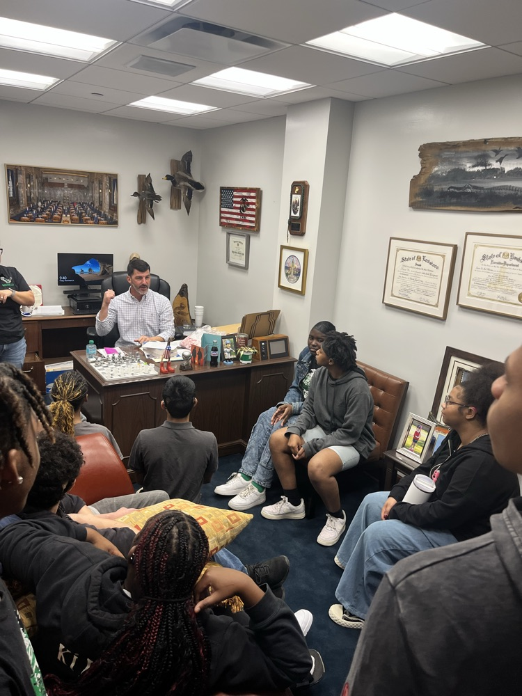 students smiling at the capitol