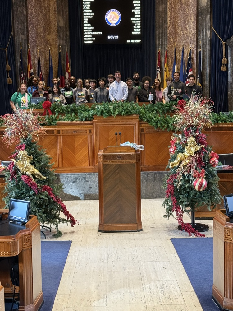 students smiling at the capitol