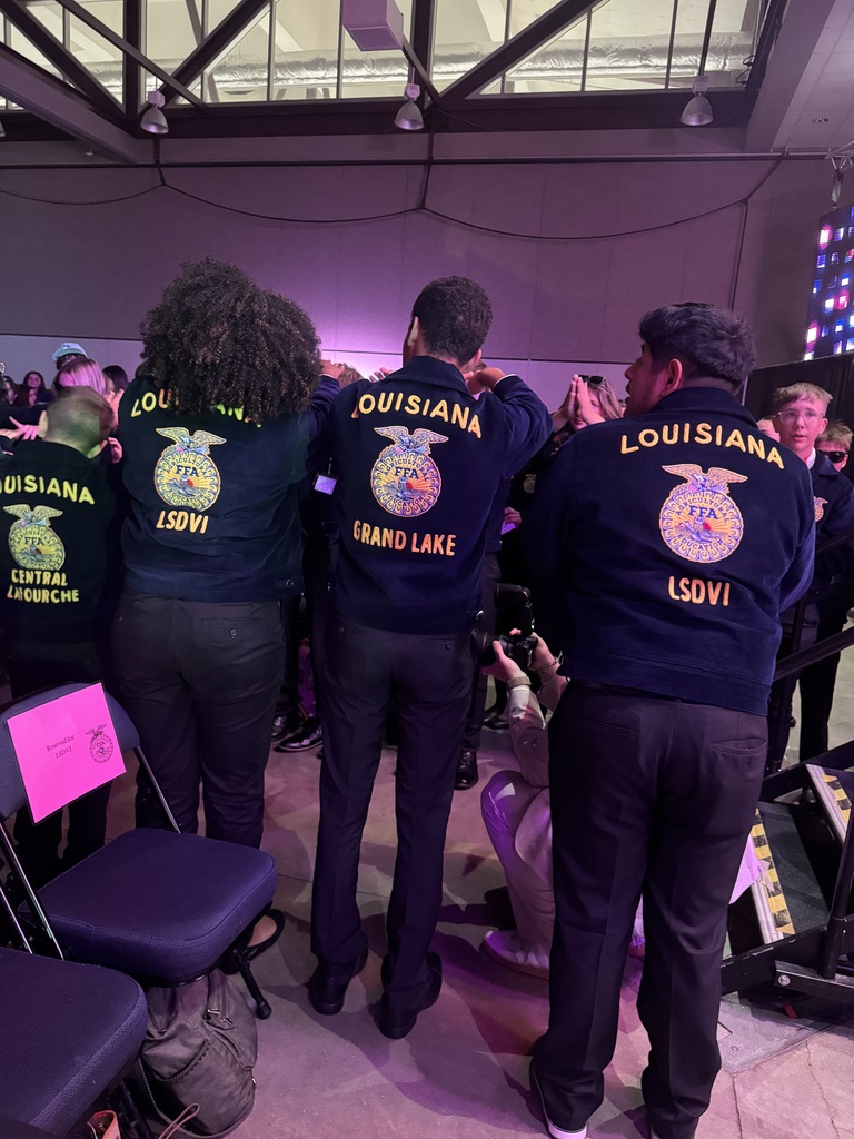 Students in FFA dress standing
