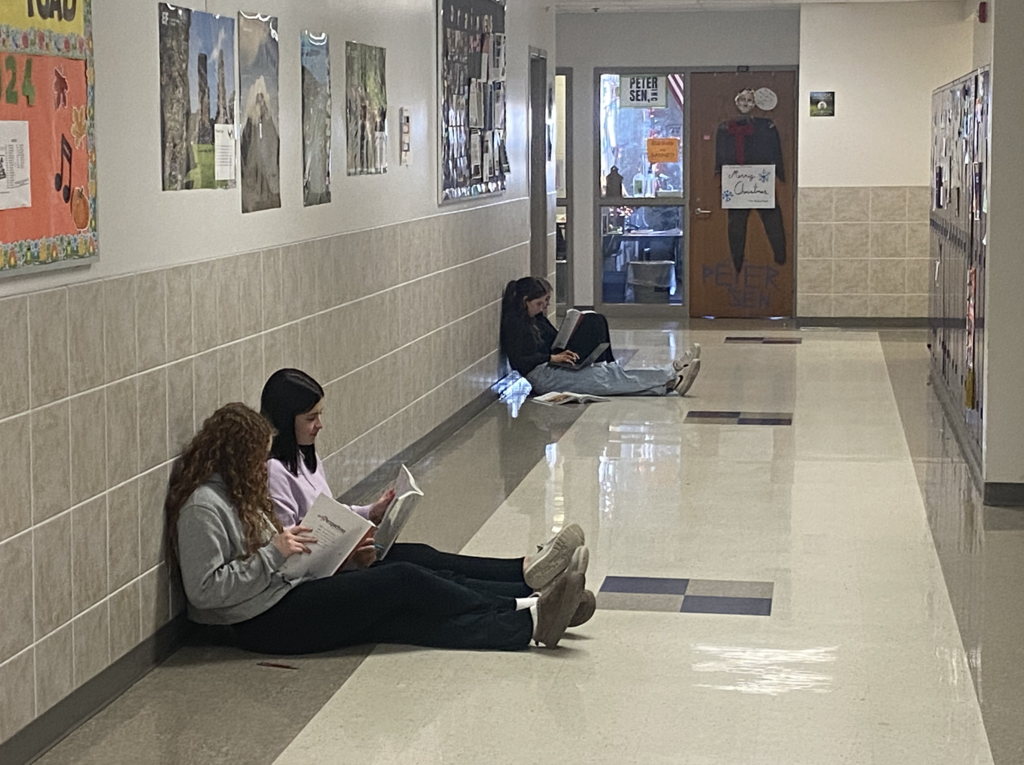 HS Students studying