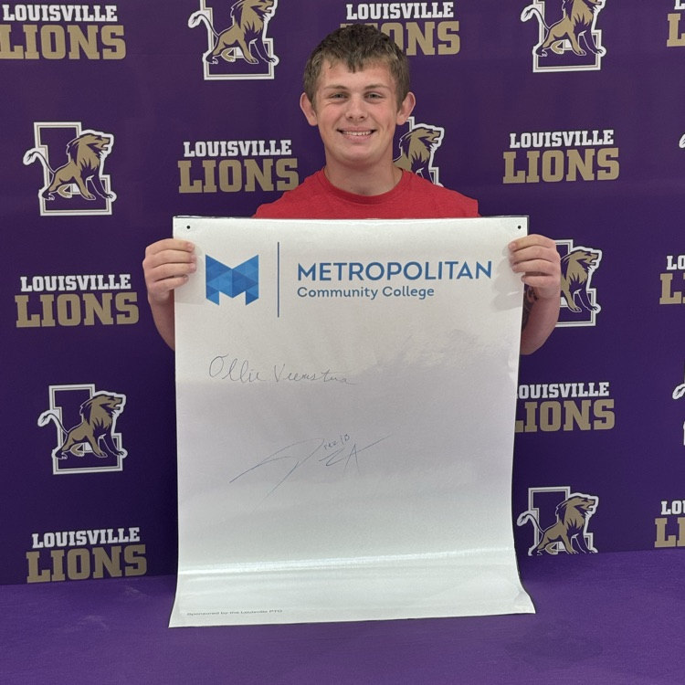 Drezik Ahlers banner signing