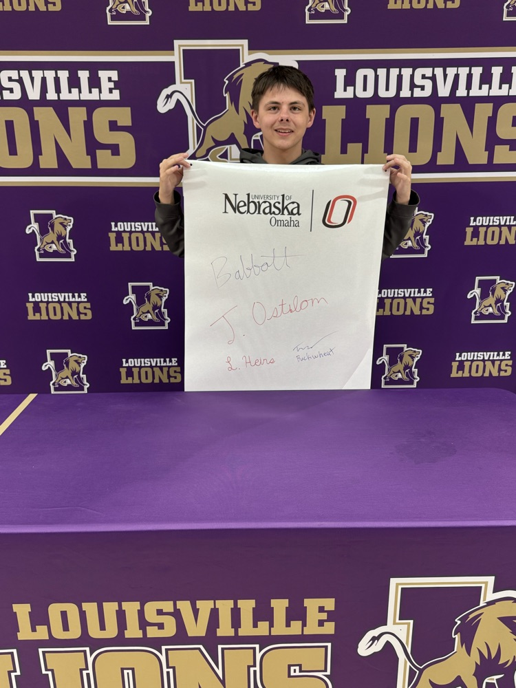 Tucker buck banner signing.