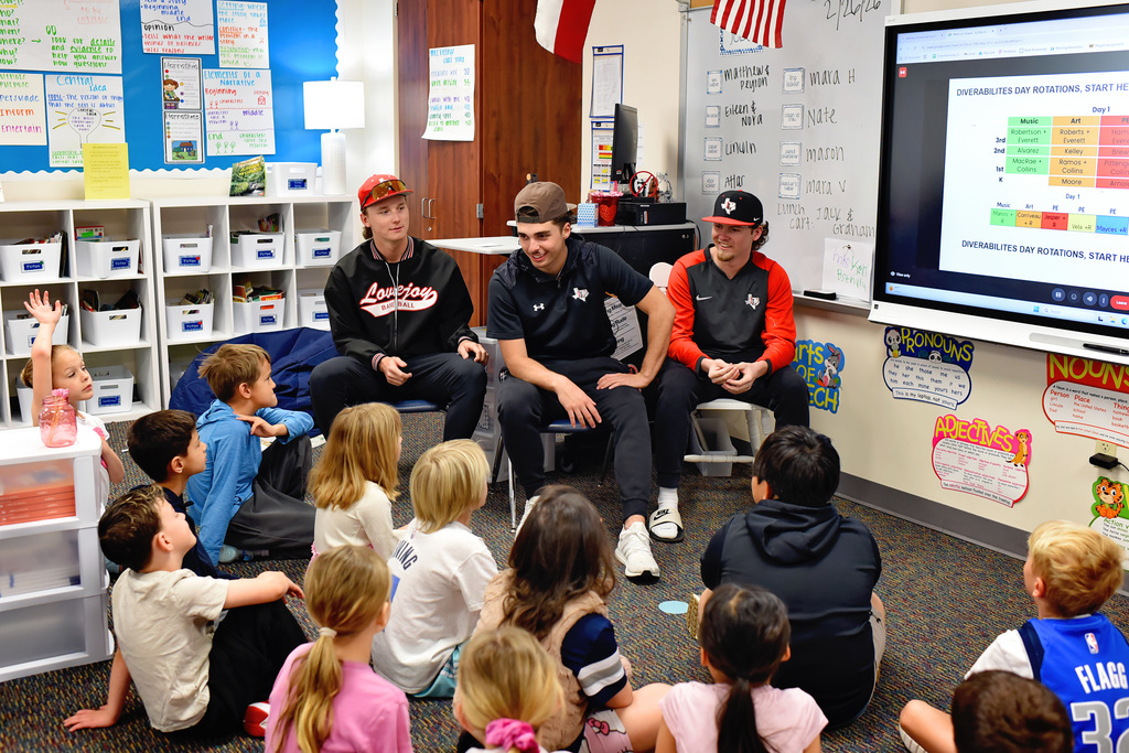 LHS Majestics, Golf, Track & Field, and Baseball programs visiting Puster Elementary for Reading with the Leopards