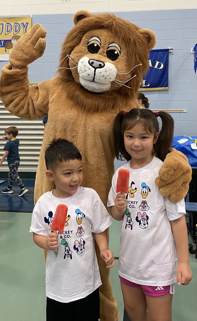 Kindergarten students at Popsicles with the Principals