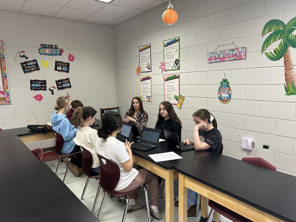 From the classroom to the courtroom! Mrs. Tramell's 9th grade lit students got a firsthand look at legal argumentation today with visits from Mr. Sean Clemons, a practicing lawyer, and Mrs. Abi Courson, a law student and teacher at LMS. They helped students perfect their closing arguments for the State v. Hansel & Gretel mock trial, showing them how writing skills translate into real-world legal practice. #RealWorldLearning #LawAndLiterature #MockTrialMagic #StudentEngagement