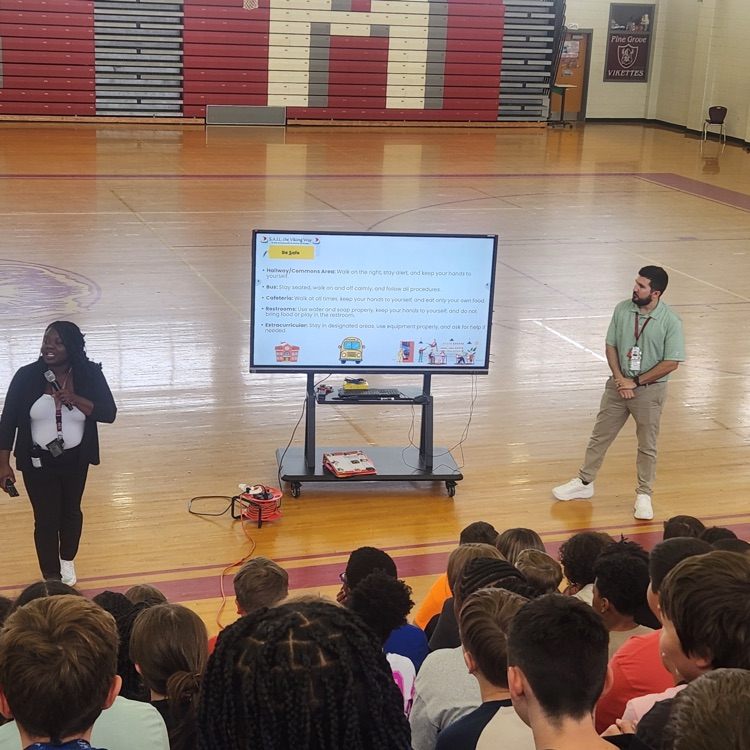 admin talking to students 